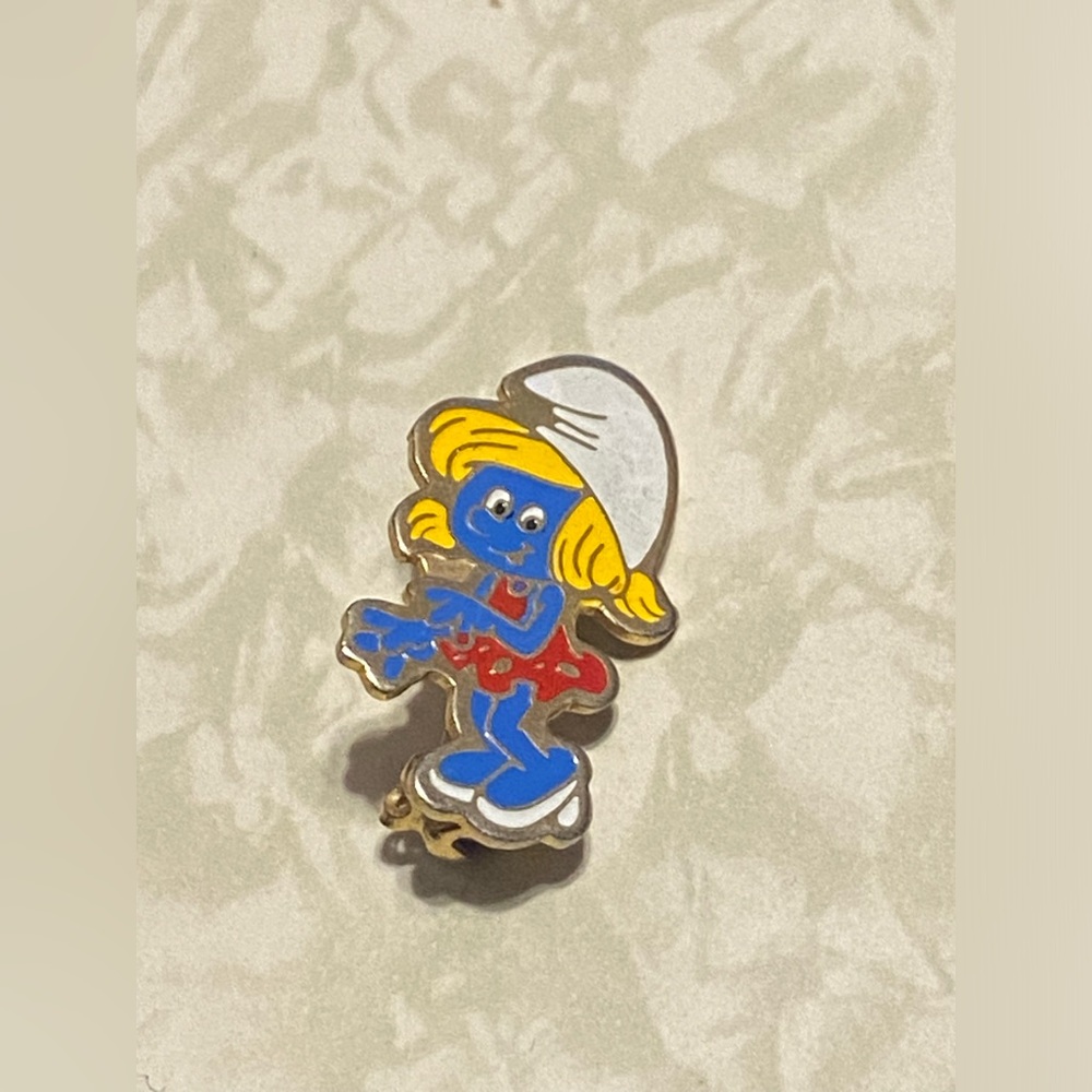 Vintage Smurfette Smurfs Enamel Pin #7969 - Picture 5 of 5